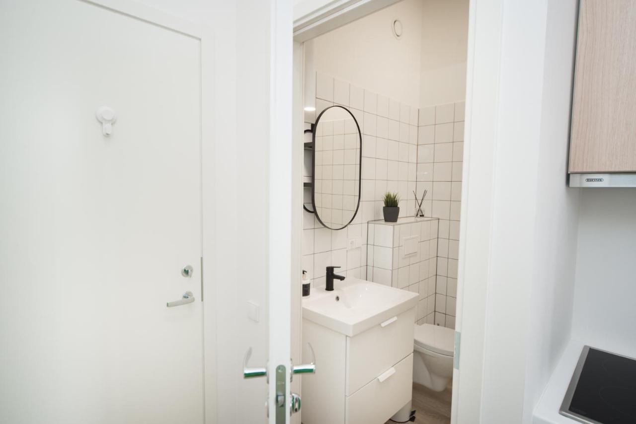 Studio Apartment In Laisves Aleja Kowno Zewnętrze zdjęcie