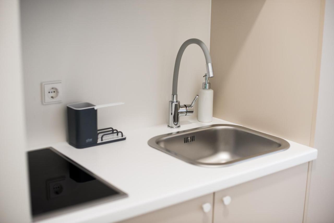 Studio Apartment In Laisves Aleja Kowno Zewnętrze zdjęcie